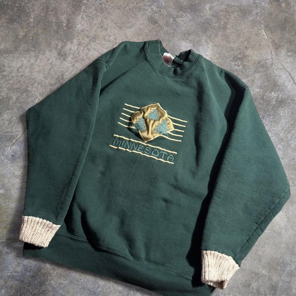 Vintage 90s Minnesota Embroidered Forest Green Crewneck Sweatshirt Size L USA